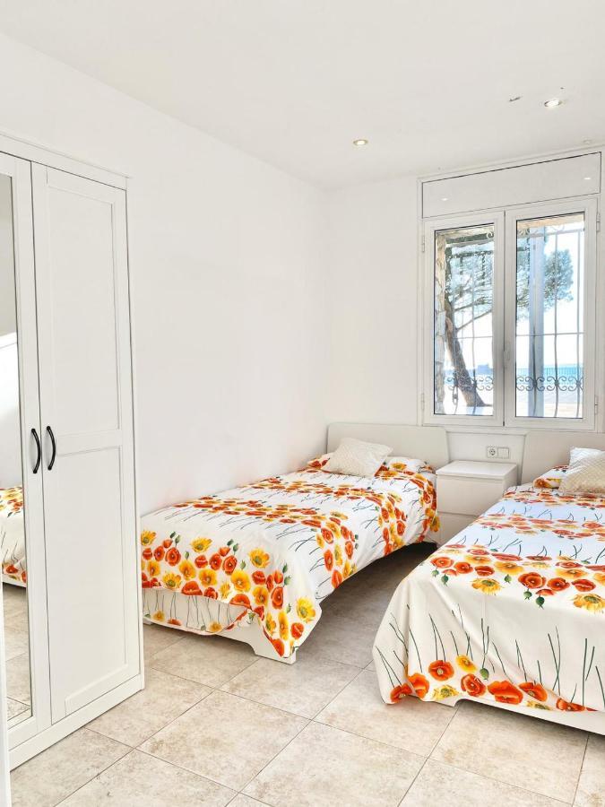 Appartement Devant La Plage 罗萨斯 外观 照片
